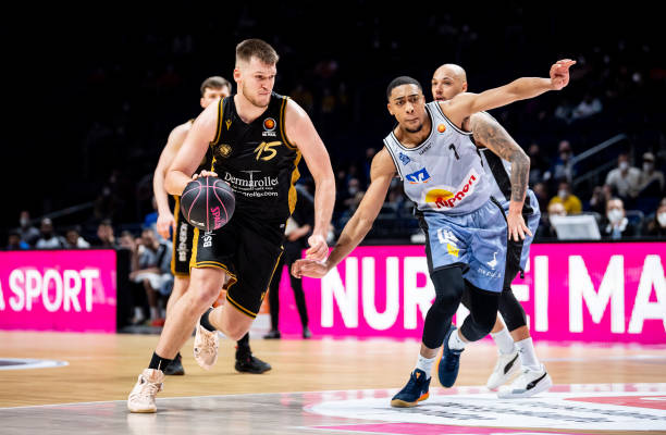 队内部的高 队内部的高