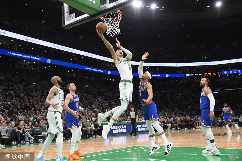 他在与乔尔 他在与乔尔