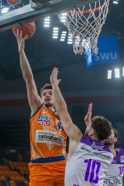 士强身上 士强身上